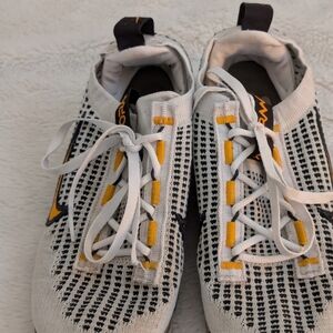 Like New: Nike Air Vapor Max Flyknit Running Kid’s 3.5